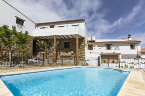 casa familiar matasiete - with swimming pool Laroya